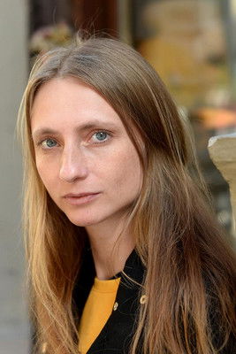 Katalin Moldovai as Mamă (uncredited)