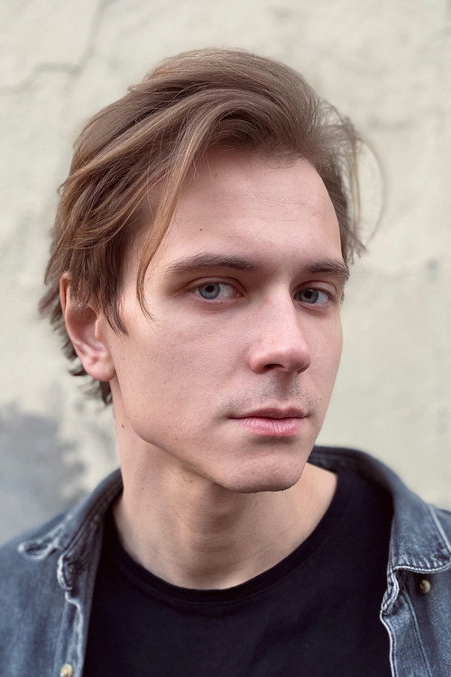 Андрей Попов as Липатов