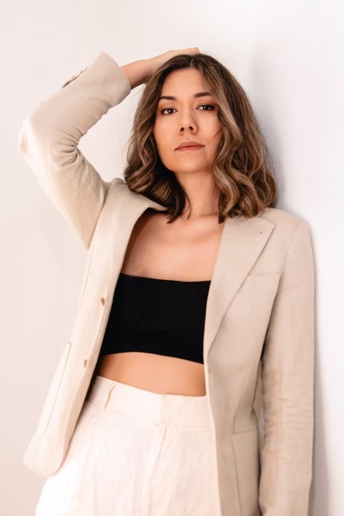 Isabelle Van Vleet as Rachel