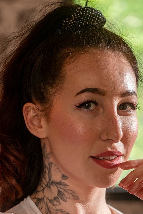 Esluna Love as Moonchild