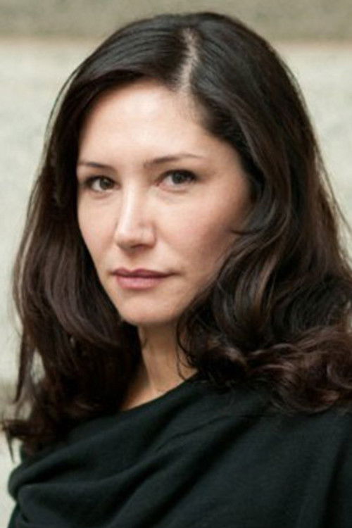 Rahaleh Nassri as Hélène