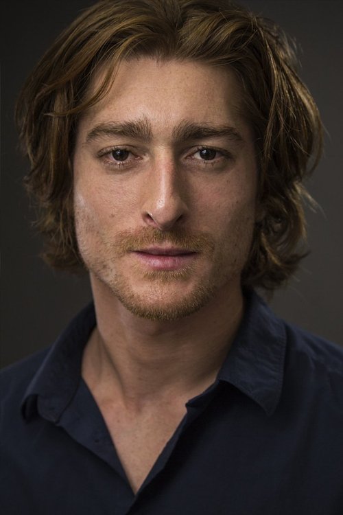 Neyssan Falahi as Nassim Jafari