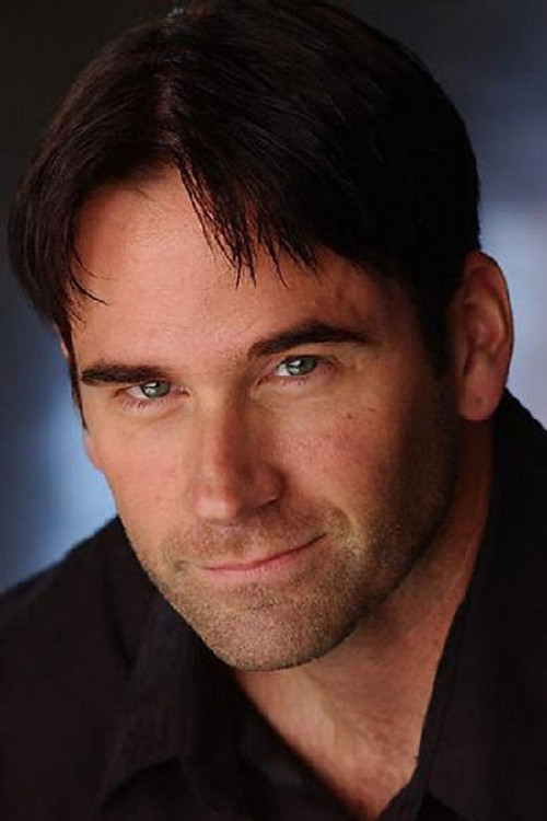 Justin Lauer as David Raleigh