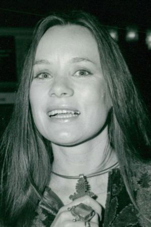 Estelle Kohler as Paulina