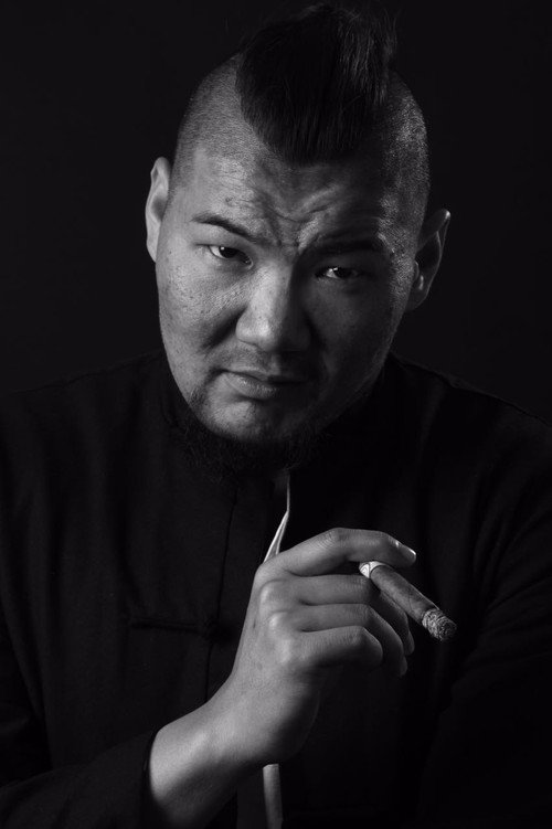 Liu Yilin as Executioner (uncredited)