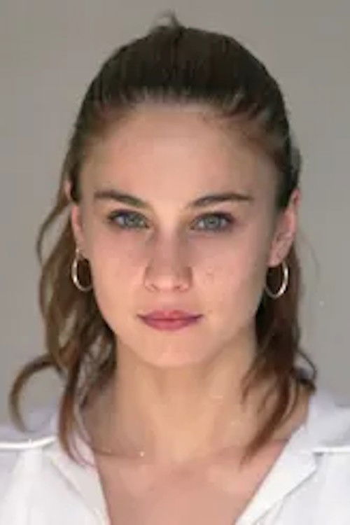 Lucy Dubinchik as Maya