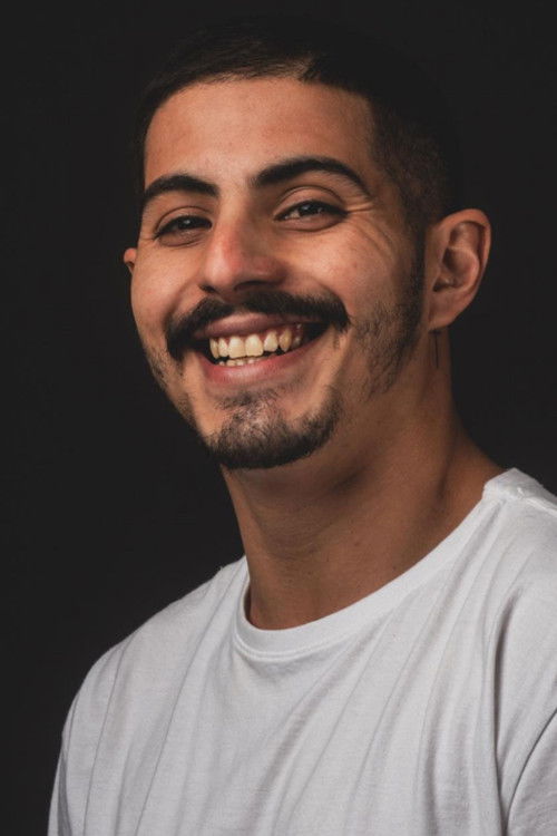 Leonardo Portela as Leonardo