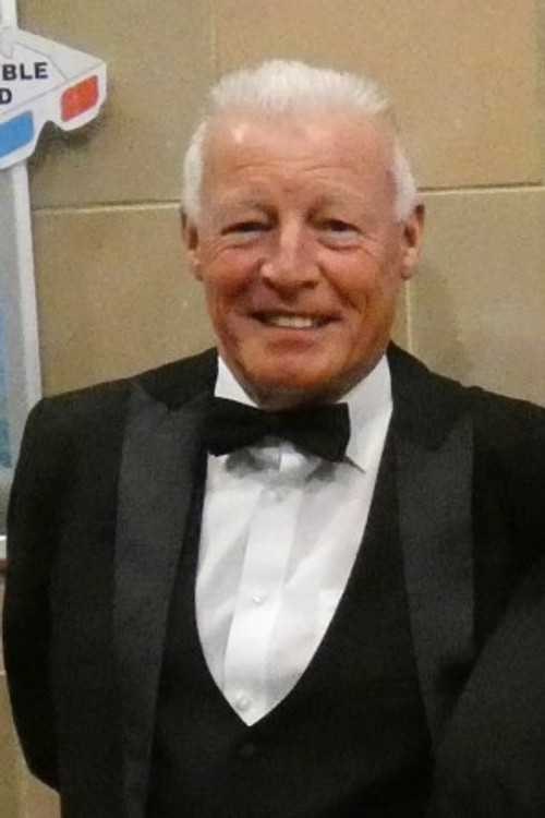 Billy Burke as Jon Banes