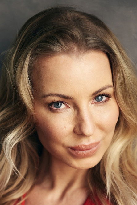 Emily Pokora as Mary Barnes