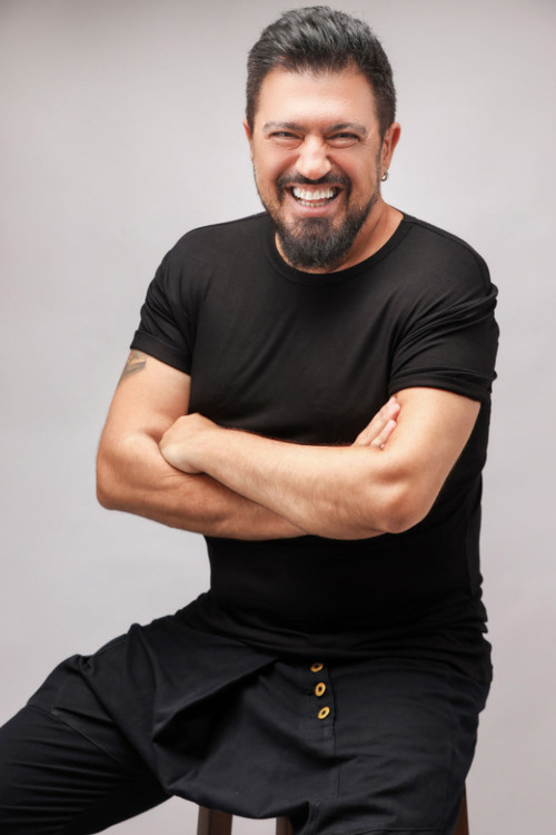 İbrahim Türker as Anlatanadam