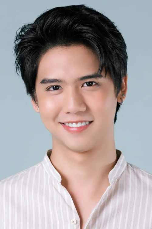 Harit Cheewagaroon as Self