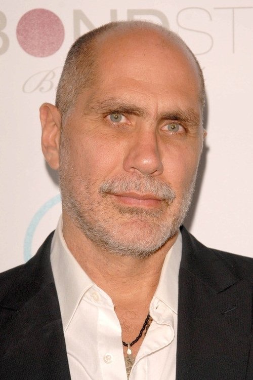 Guillermo Arriaga as Self