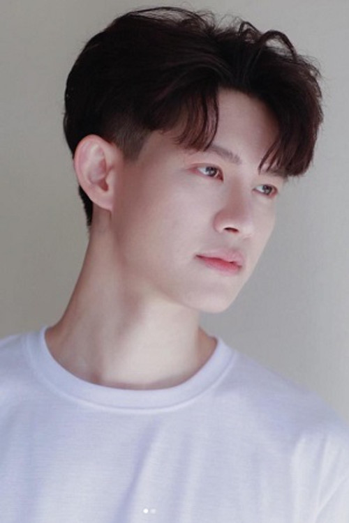 Petch Jakkaphet Phiban as Pun