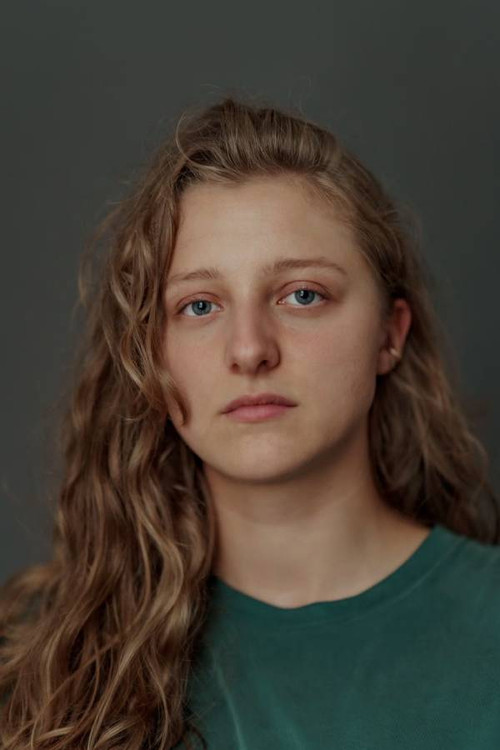 Flavia Zelle as Orla