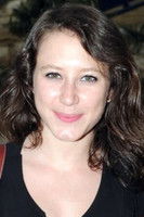 Lou Girardot as Voix vidéo loir