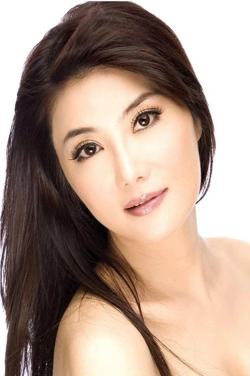 Cynthia Khan as Fiona's Cousin