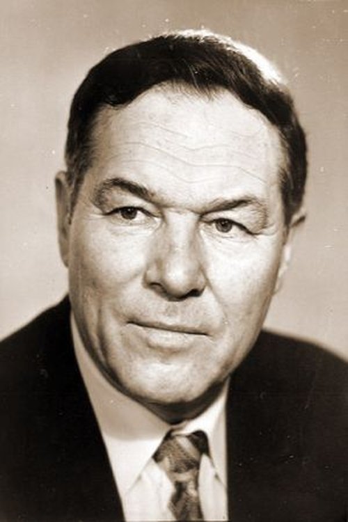 Evgeni Burenkov as Gen. Vasilevsky