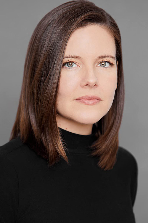 Kelly Tighe as Kelly