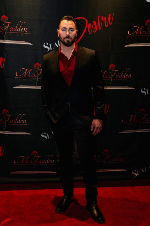 Brad Coffey as Tommy