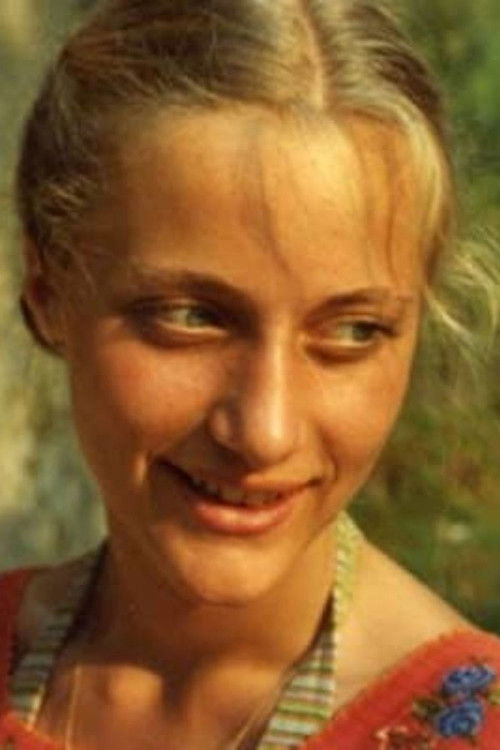 Ayesha Hauer as Anna