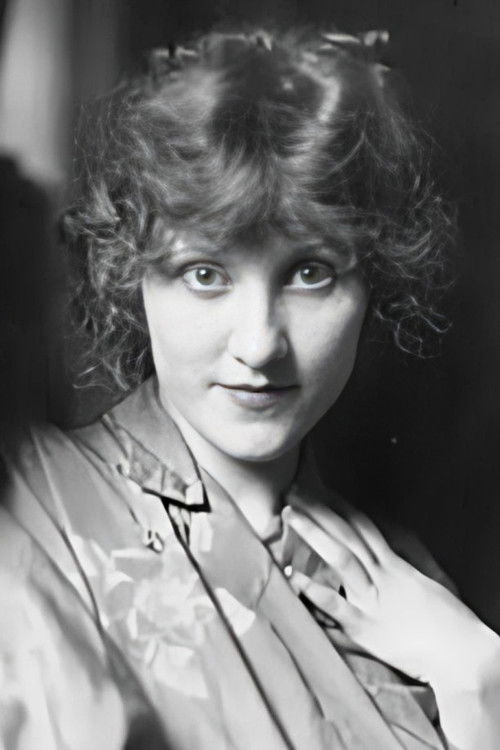 America Chedister as Fashionable Woman