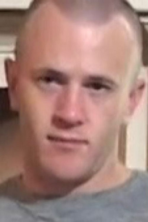 Robert Gunn as Kevin