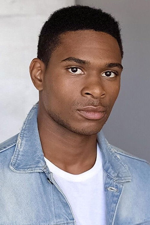 Ashlee Brian as Avery