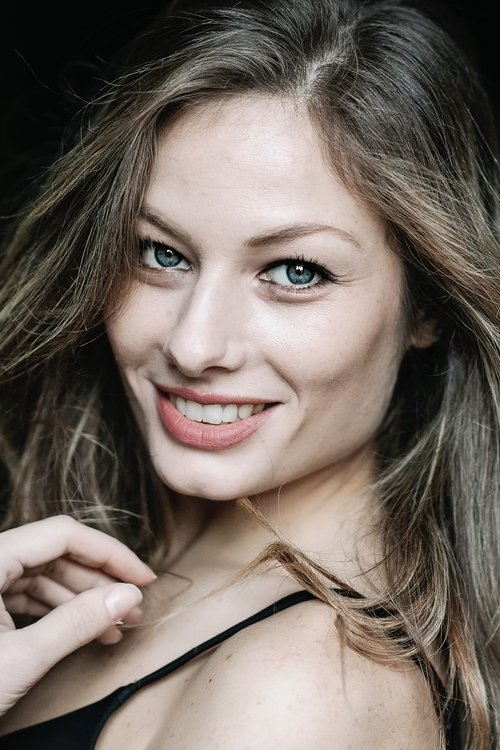 Jessica Ysbelia Botti as Shemora