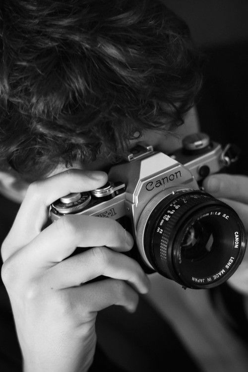 Jakob Bilan as Journalist