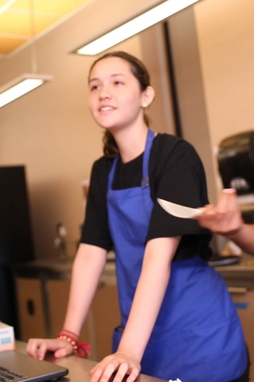 Jennifer Gonzalez as Cashier