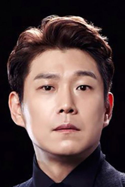 Min Young-ki as Franz Josef