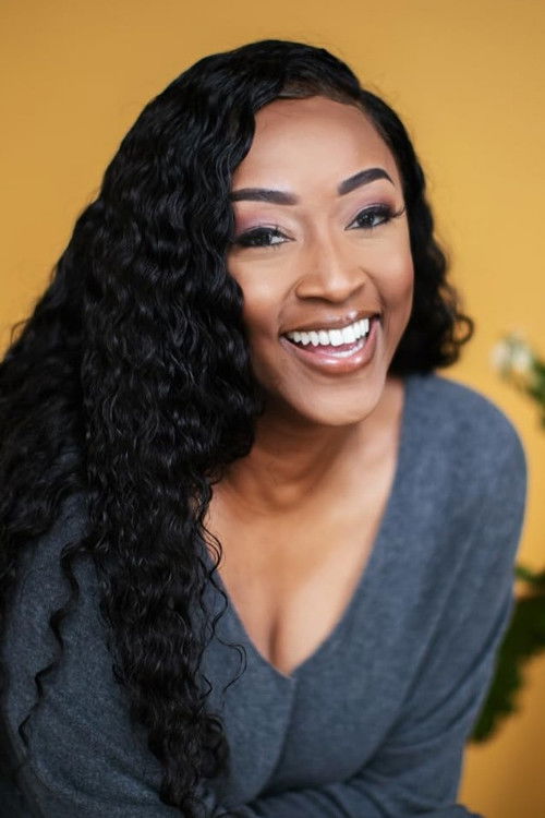 Santosha Nicole as Samantha Curry