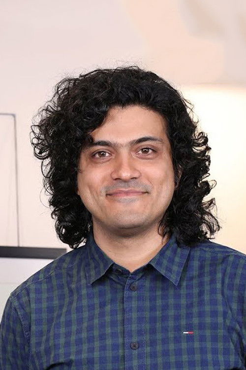 Hardik Mehta as Masseur