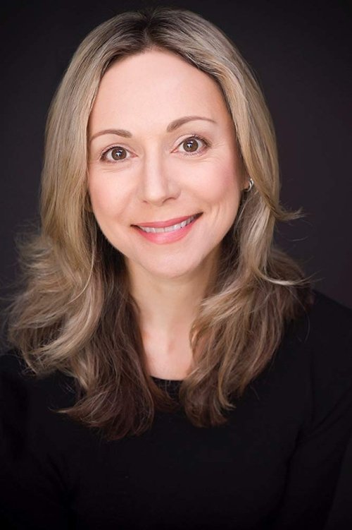 Julia Emelin as Linda