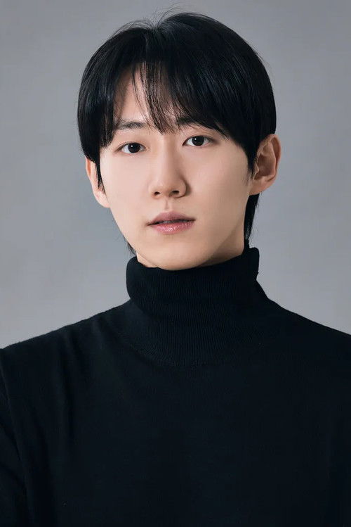 Yeon Je-hyung as Kim Hyun-woo