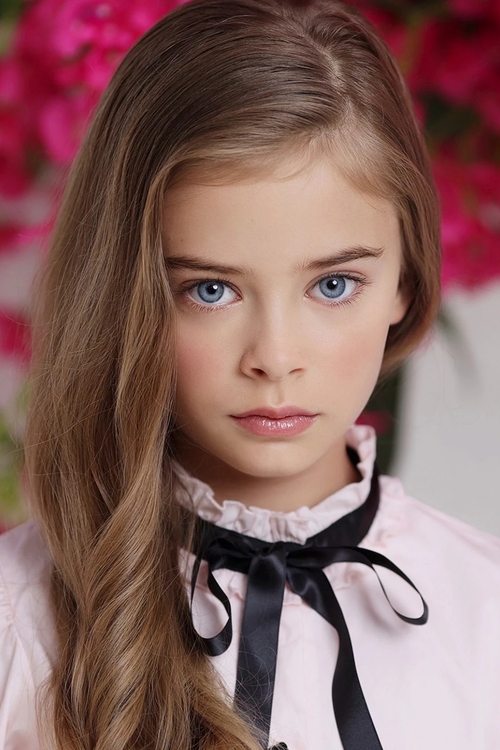 Carina Battrick as Sarah (4 - 6 Yrs)