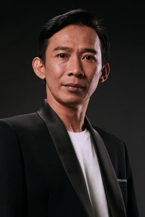 Yandi Sutisna as Machete Thug