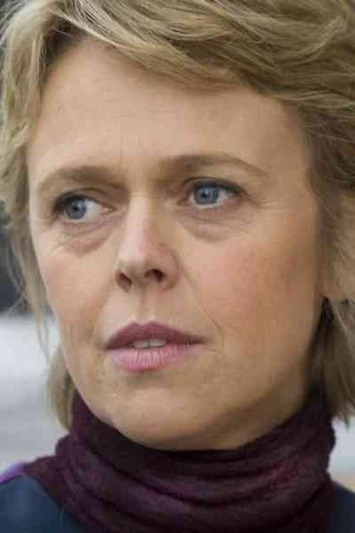 Line Arlien-Søborg as Anne-Mette