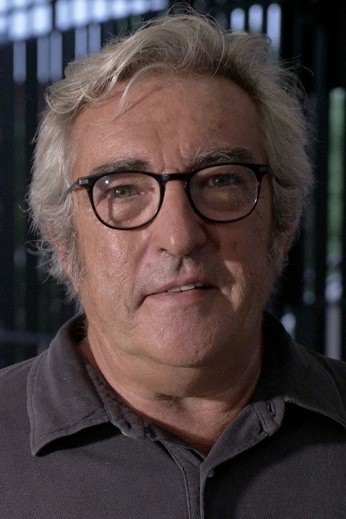 Ramon Galarza as Músico