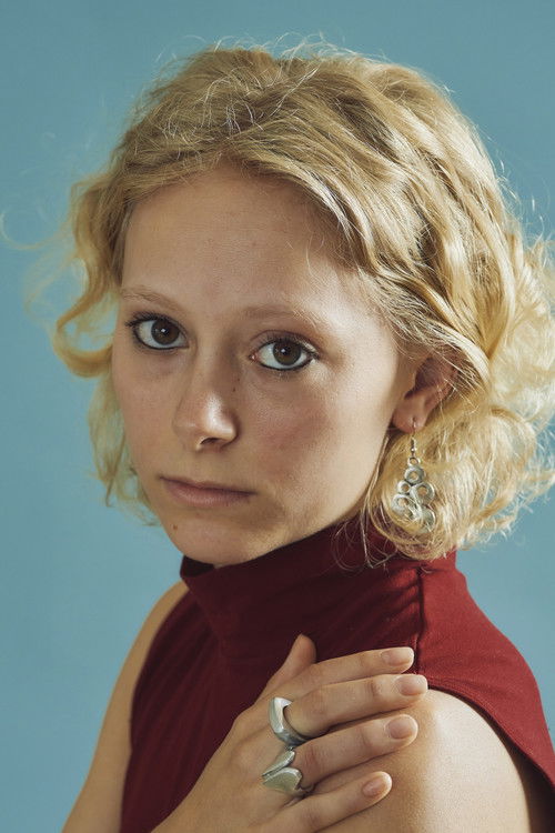 Femke Vanhove as Elza