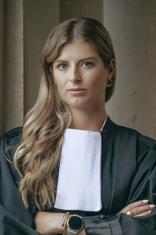 Maud Vosters as Self