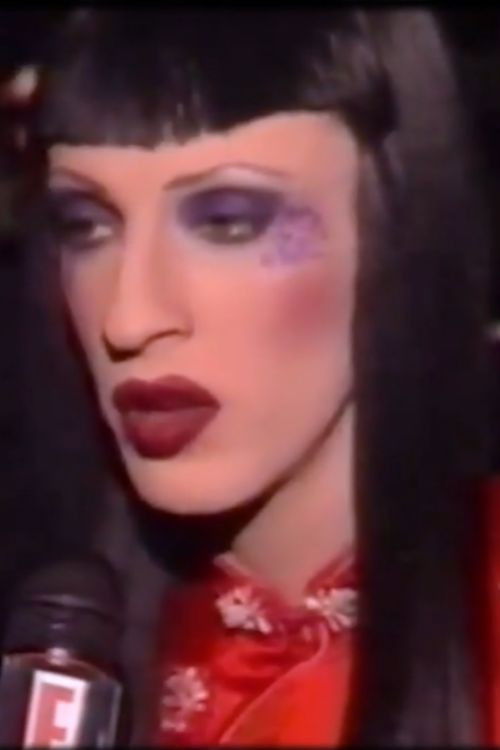 Sir James as Material de Archivo