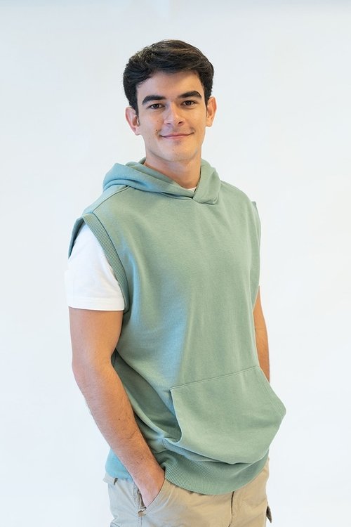 Samudra Taylor as Vano