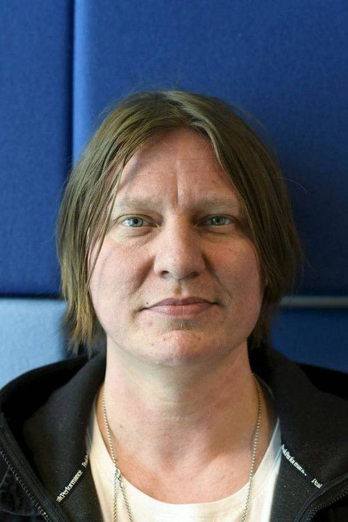 Jaajo Linnonmaa as Tuomas