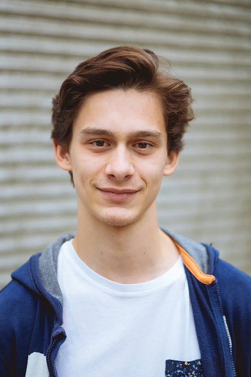 Iosif Pastina as Dinu