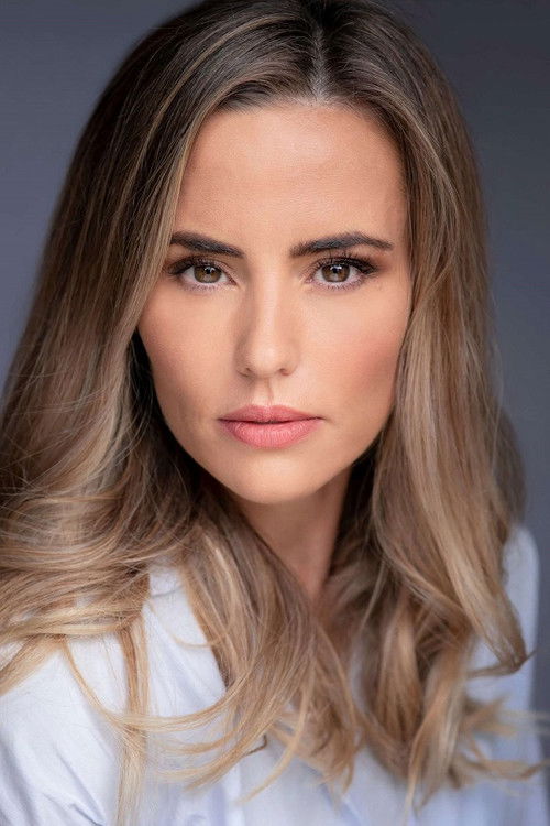 Monique Bree as Janice