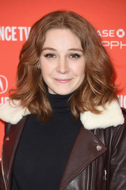 Kayli Carter as Evelyn Borden