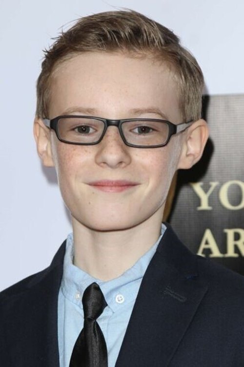 Kyle Catlett as Moische