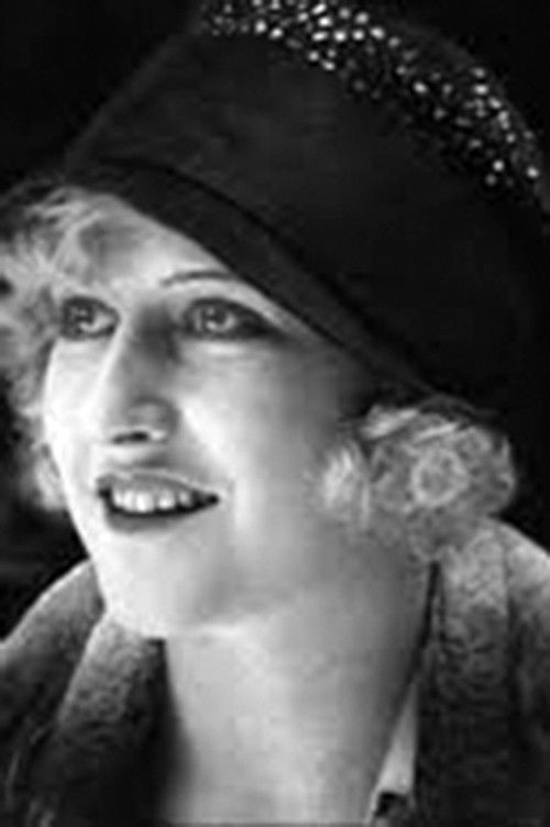 Hélène Hallier as Une locataire