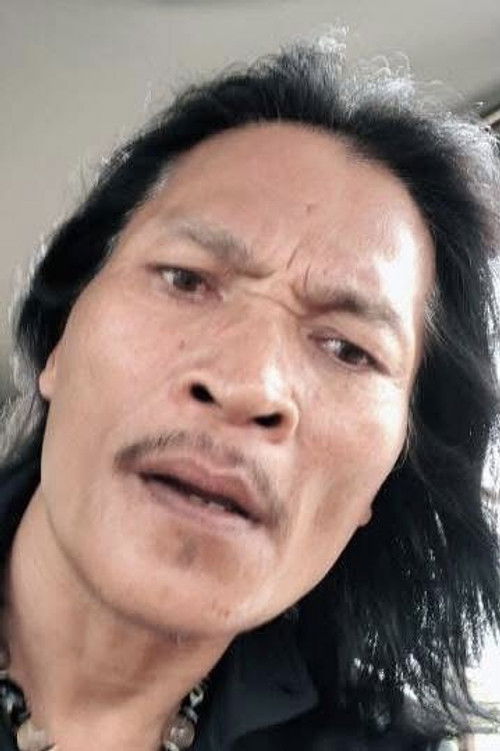 Saichia Wongwirot as Petch